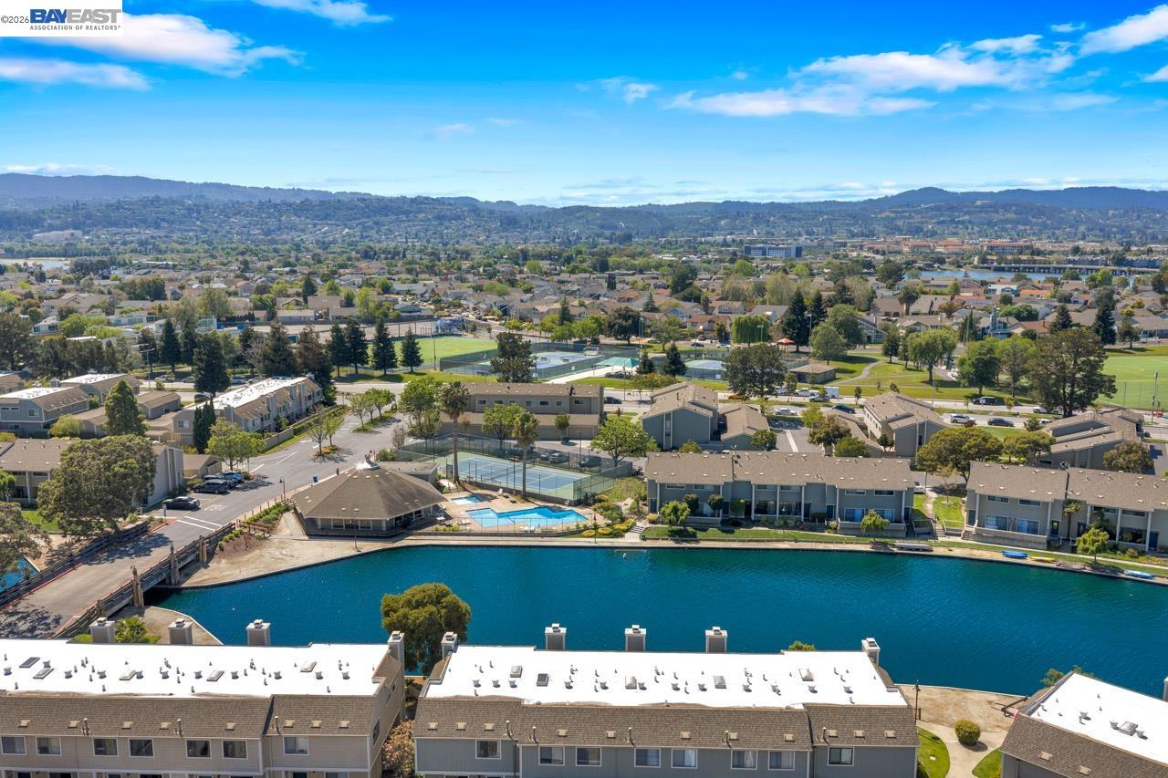 828 Columba Ln
