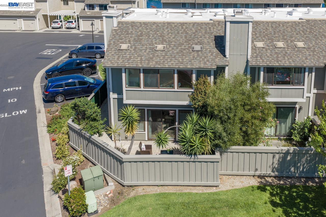 828 Columba Ln
