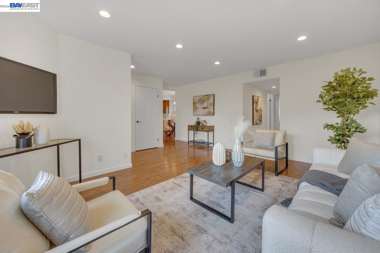 4034 Rennellwood Way