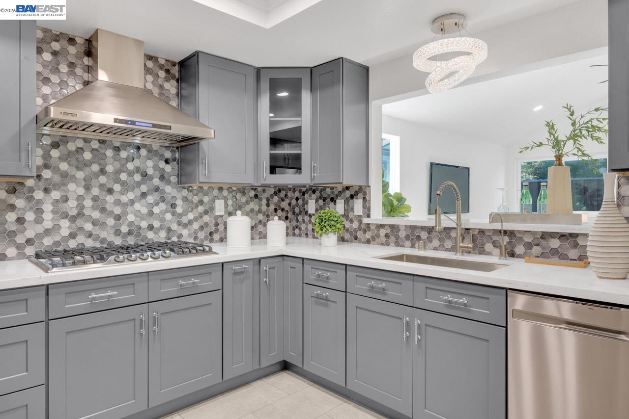 7331 Elmwood Cir