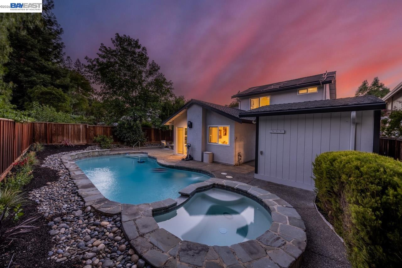 7331 Elmwood Cir
