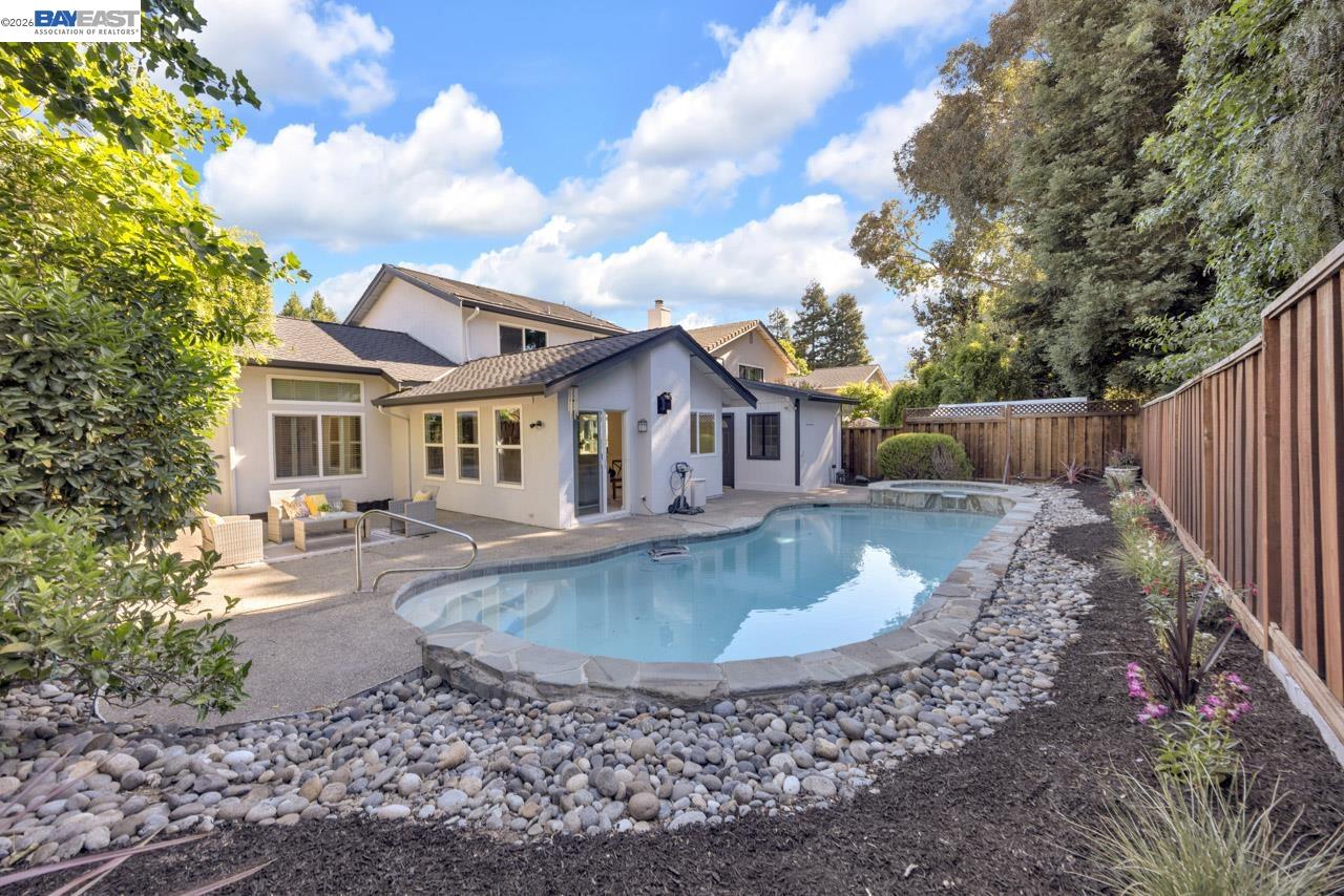 7331 Elmwood Cir