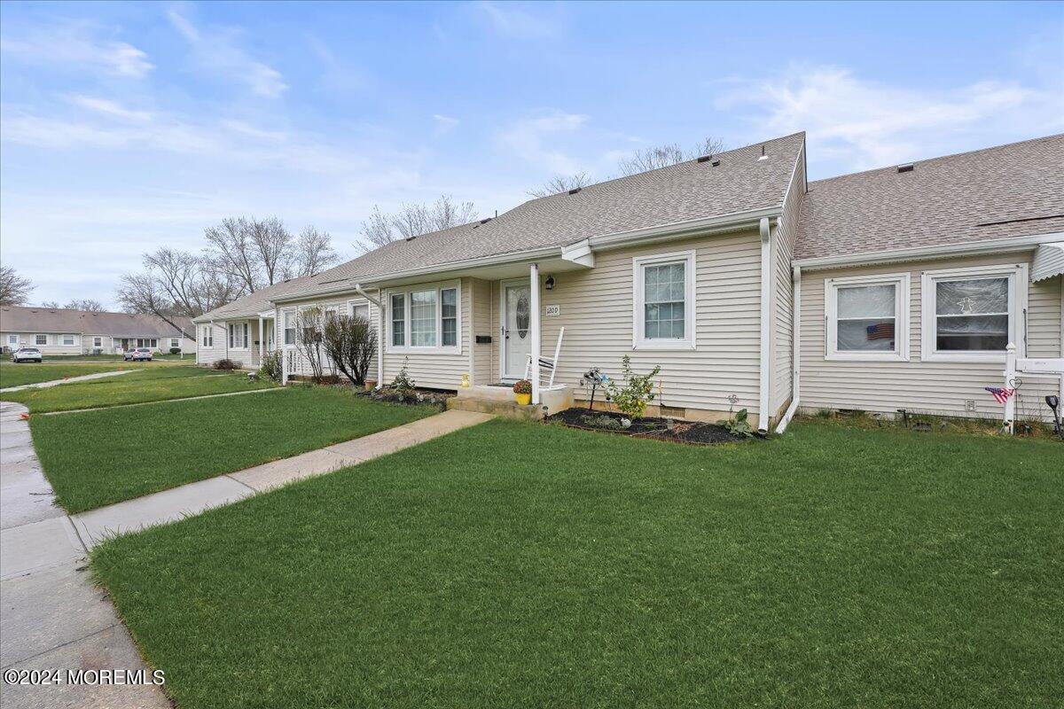 120 Muhlen Platz D