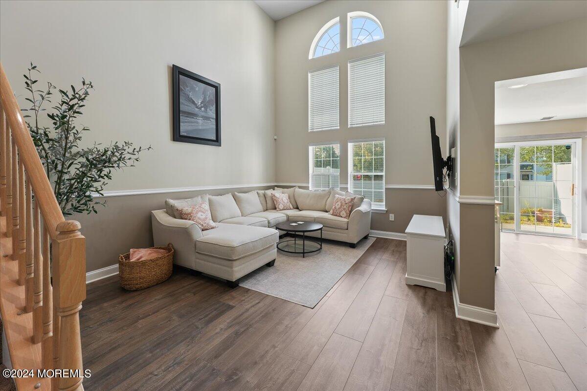 32 Picket Place