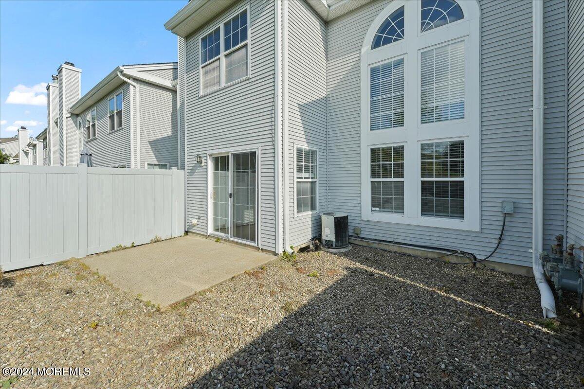 32 Picket Place