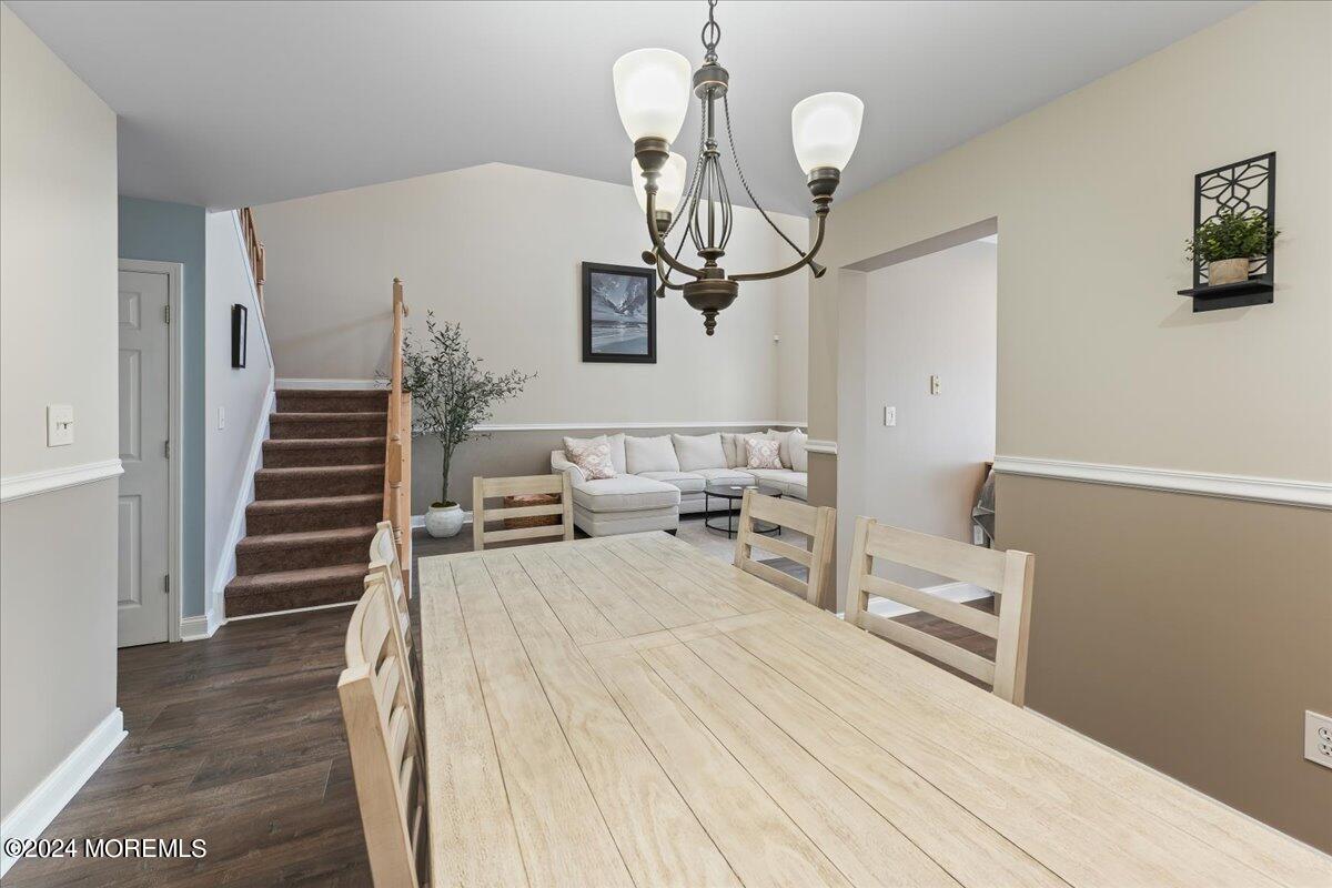 32 Picket Place