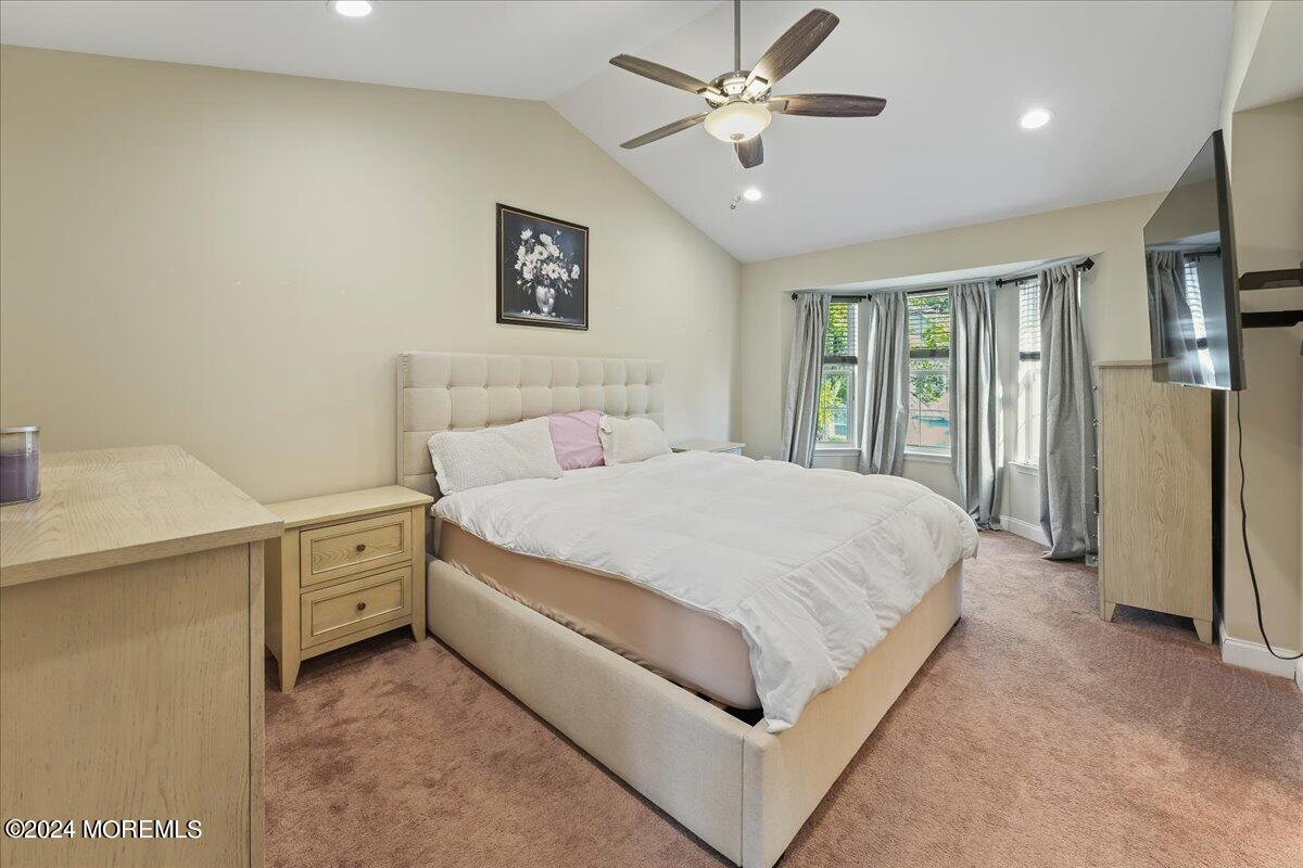 32 Picket Place
