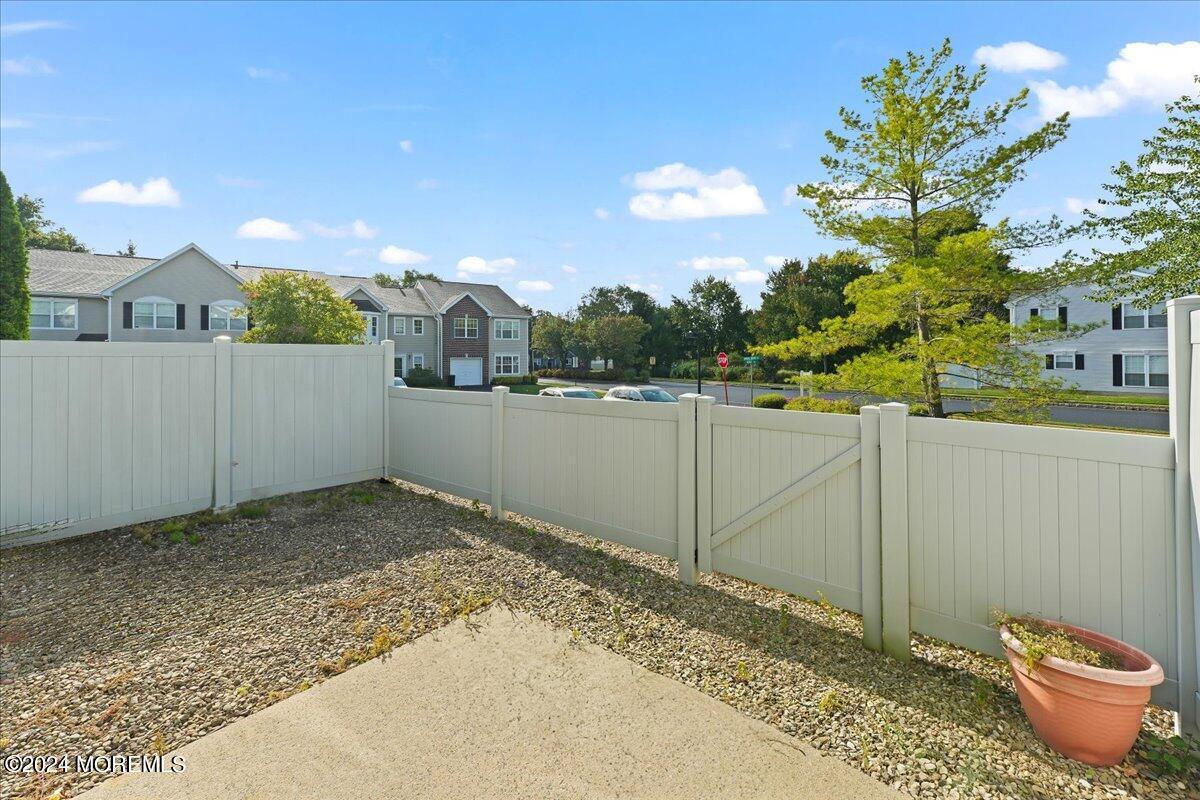 32 Picket Place
