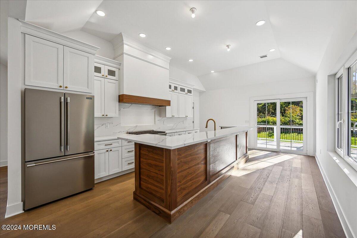 2 Mohawk Drive