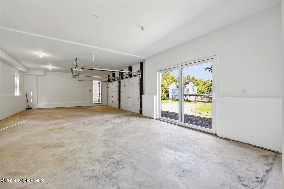2 Mohawk Drive