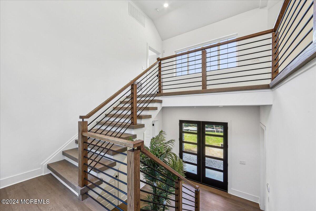 2 Mohawk Drive