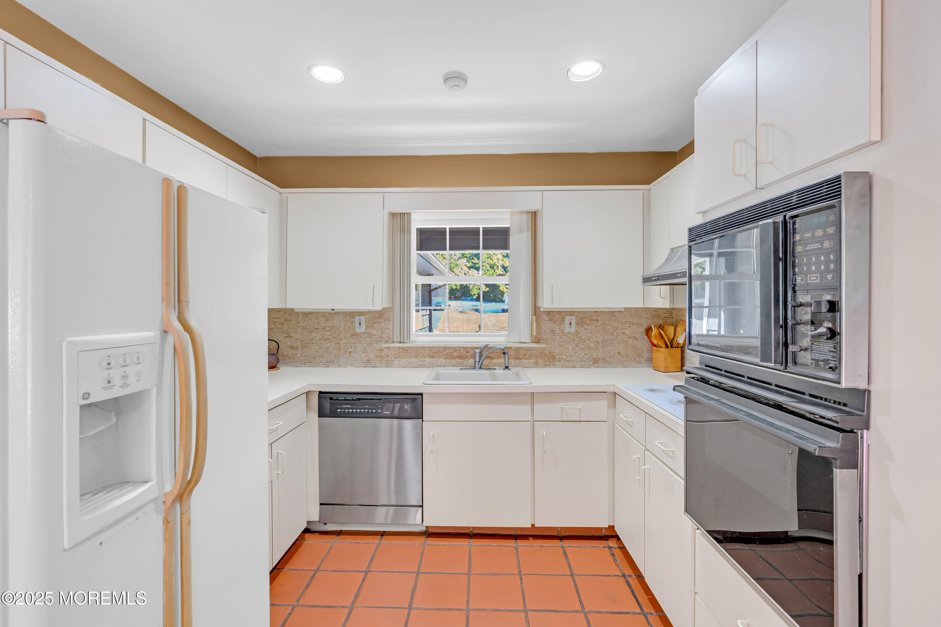 41 Livingston Lane