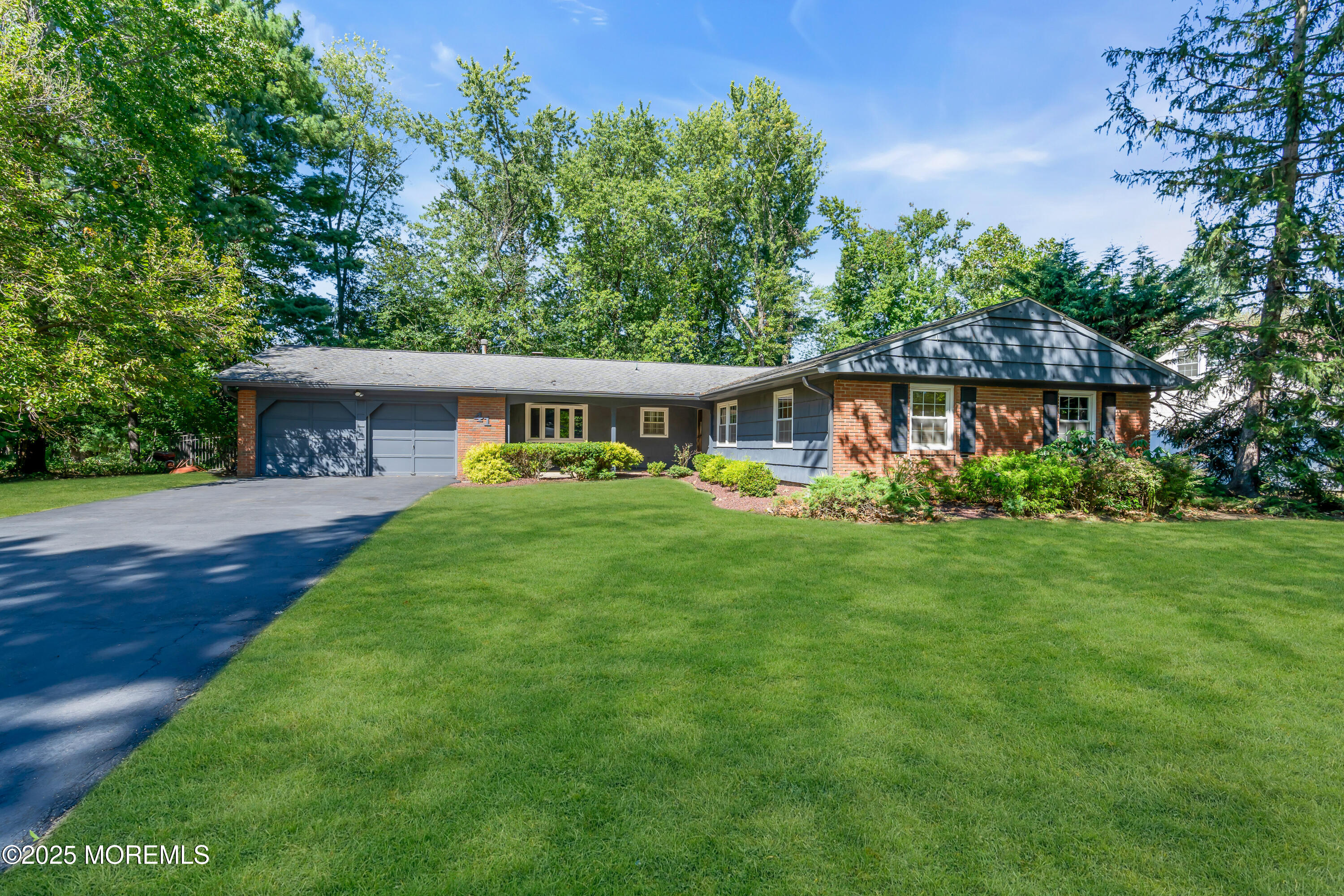 41 Livingston Lane