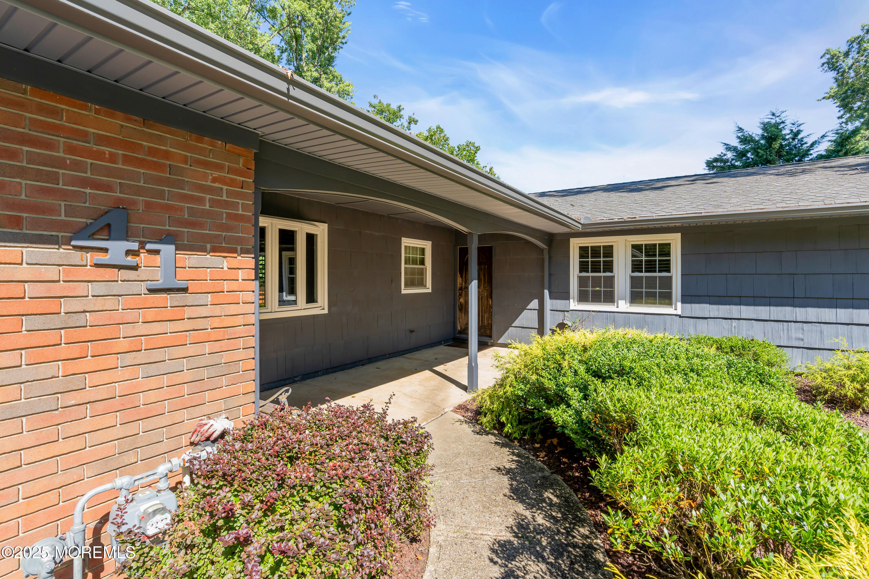 41 Livingston Lane