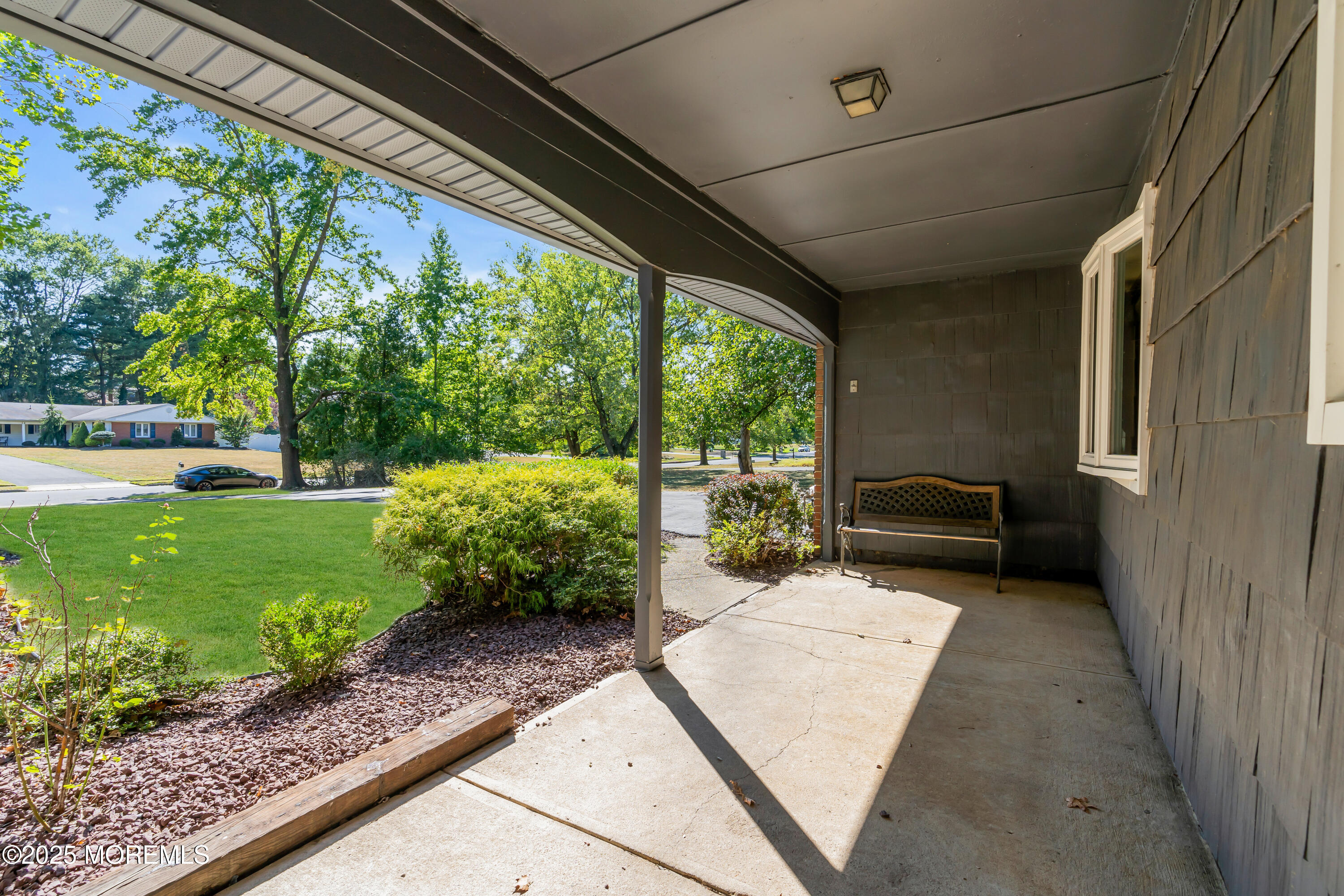 41 Livingston Lane