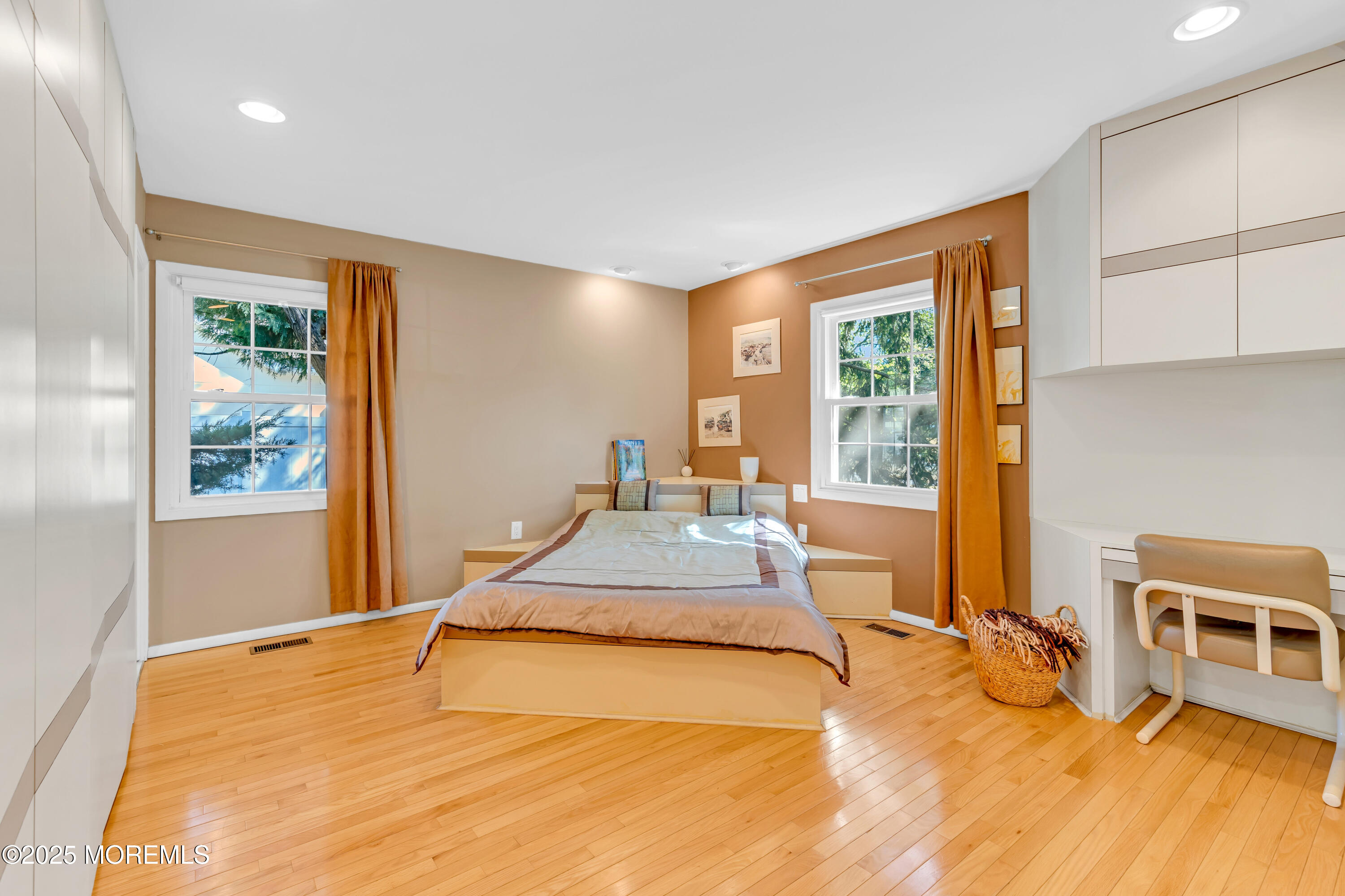 41 Livingston Lane