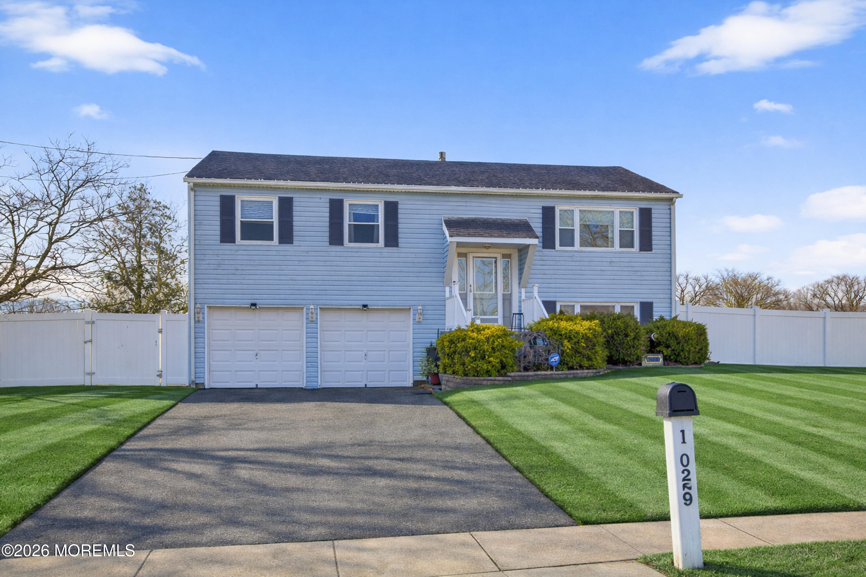 1029 Lucy Lane