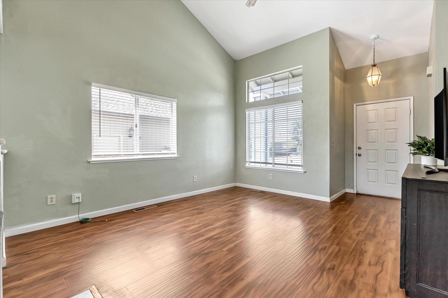 151 Creekside Circle