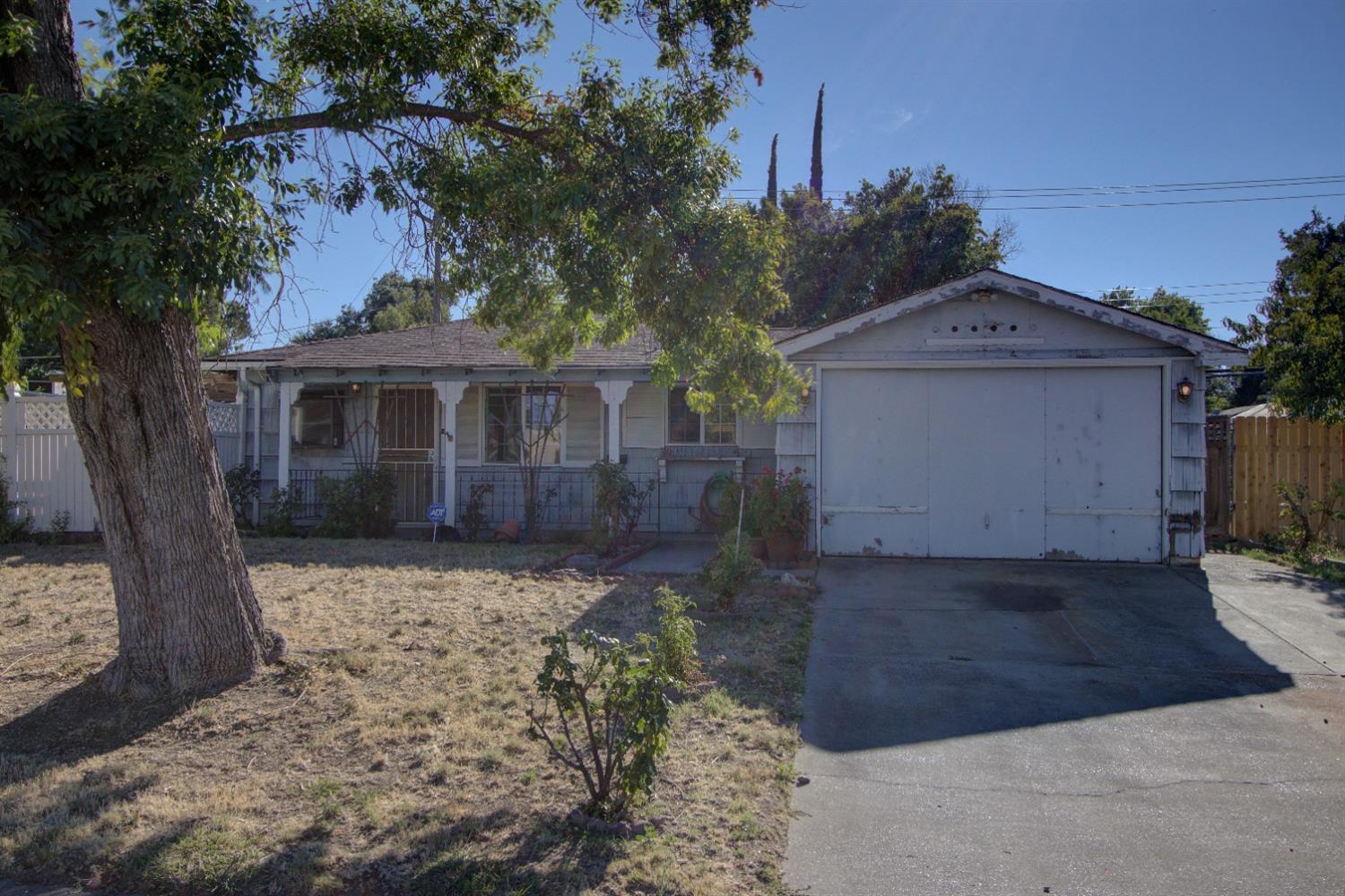 6217 Whitecliff Way