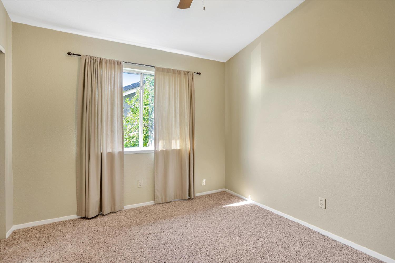 8010 Pinot Noir Way