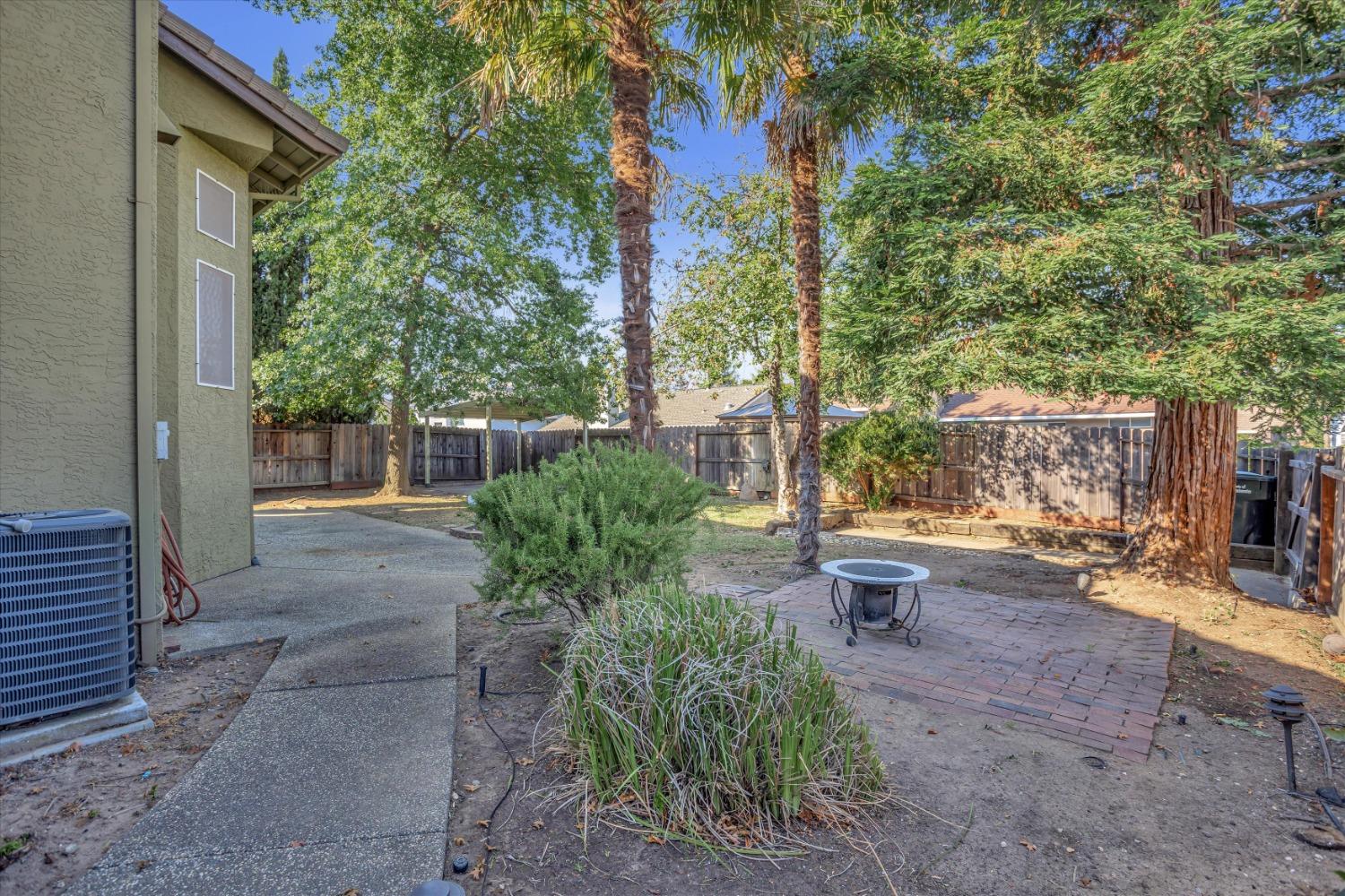 8010 Pinot Noir Way