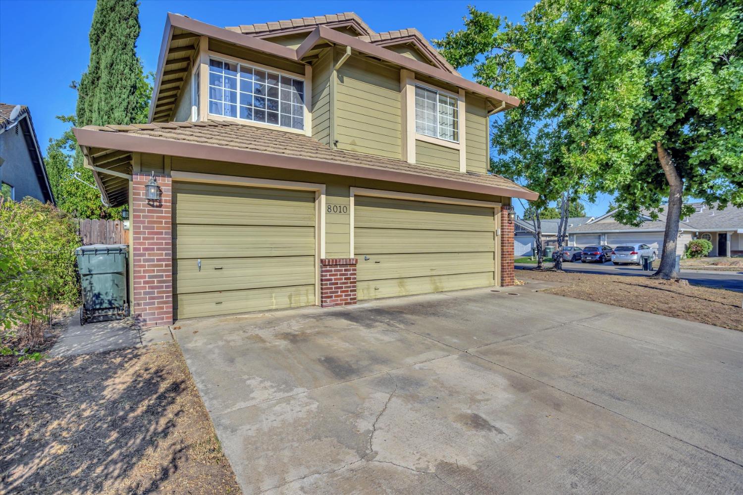 8010 Pinot Noir Way