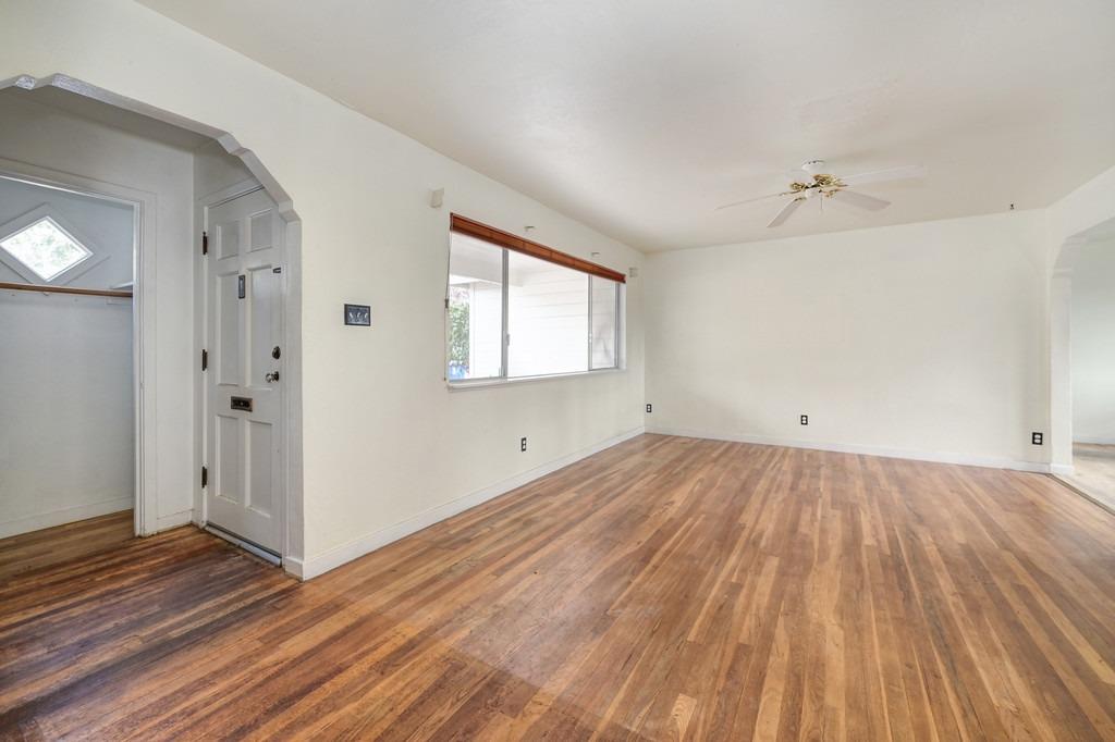 706 Orange Grove Way