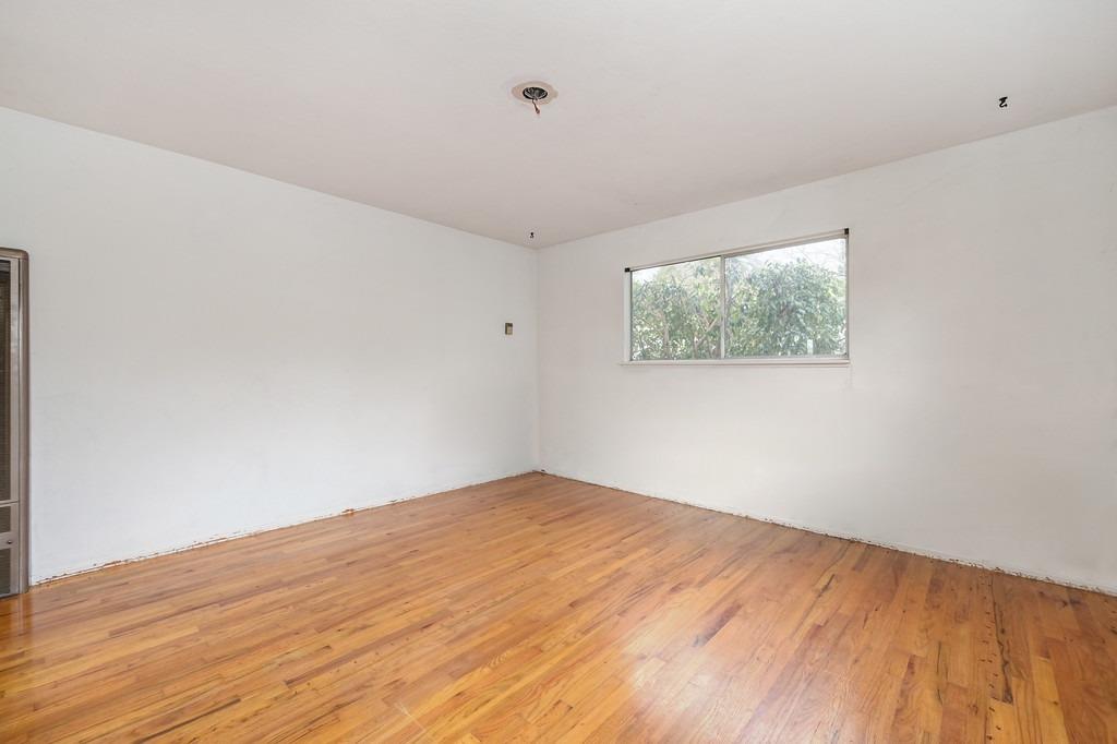 706 Orange Grove Way