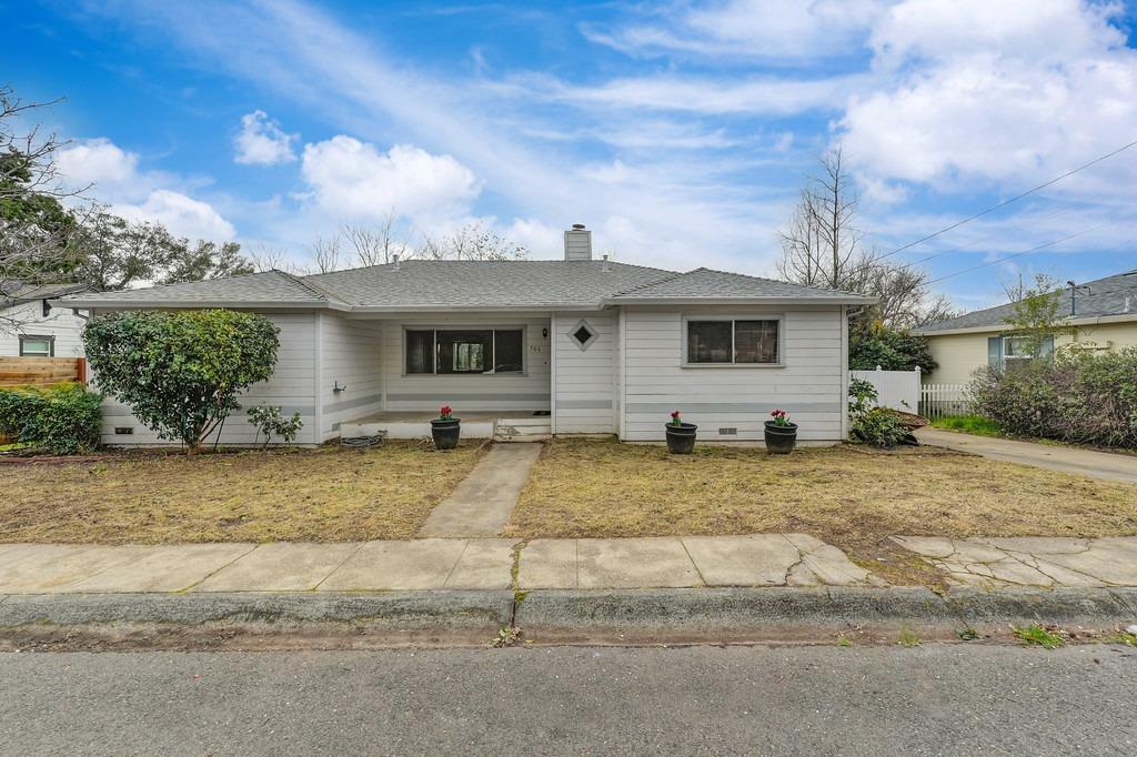 706 Orange Grove Way