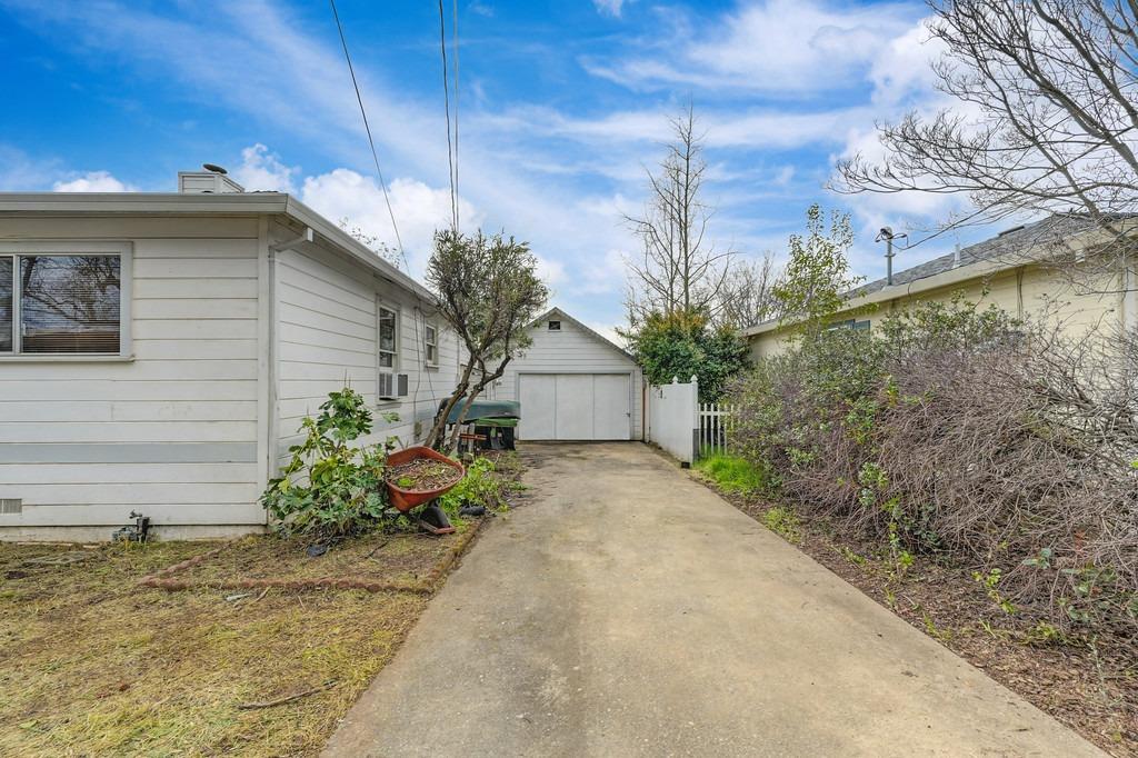 706 Orange Grove Way