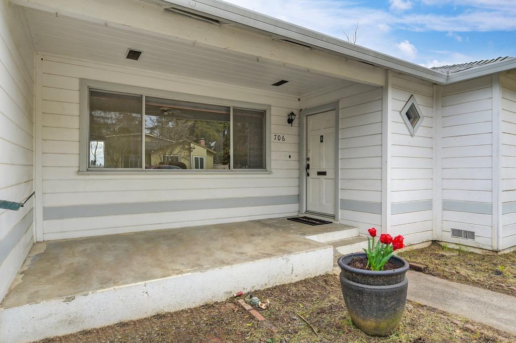706 Orange Grove Way