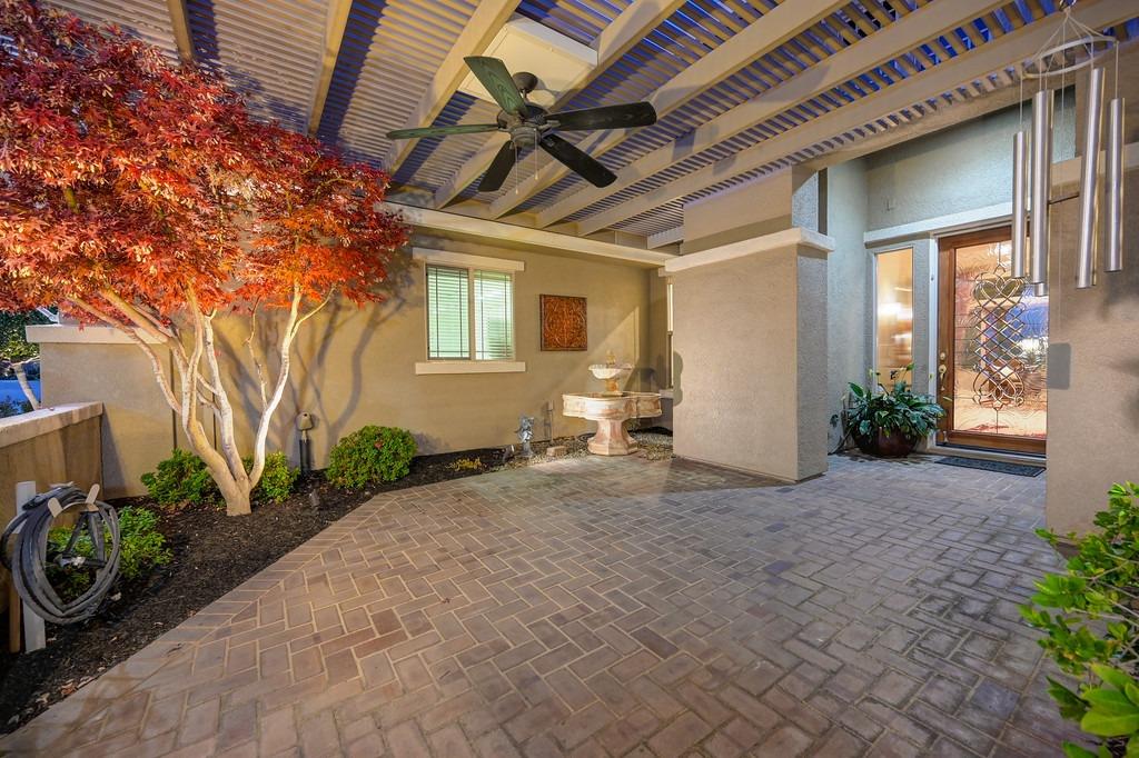 1216 Segolily Lane