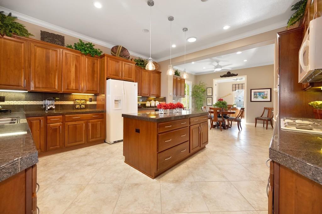 1216 Segolily Lane