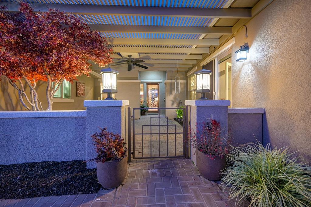 1216 Segolily Lane