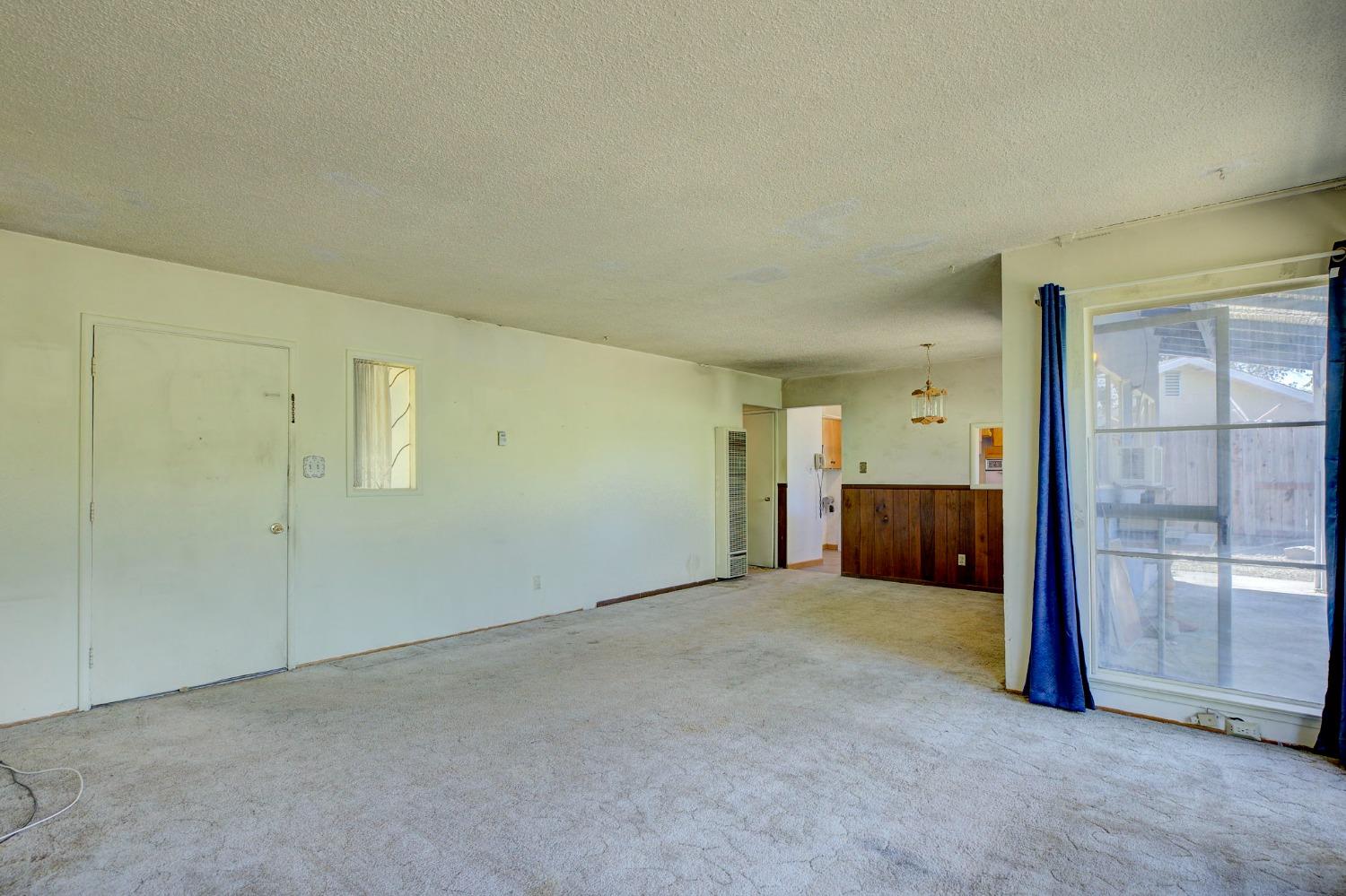 8241 Tanoak Way