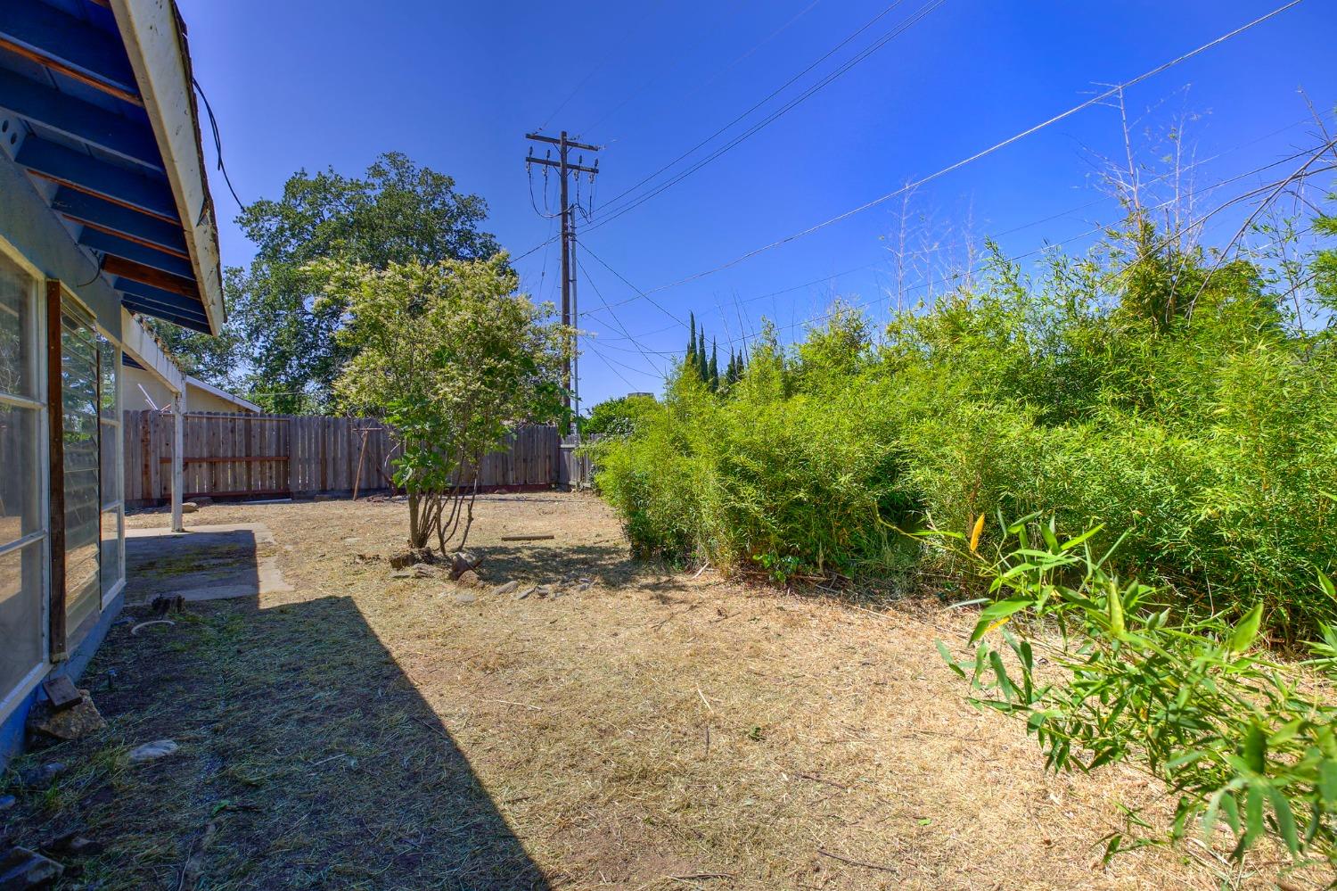 8241 Tanoak Way
