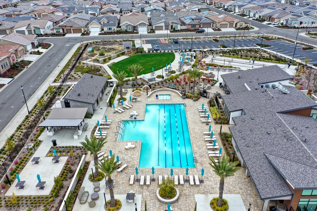 1240 Leo Lane