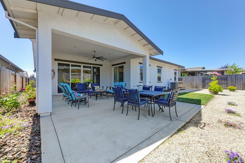 1240 Leo Lane