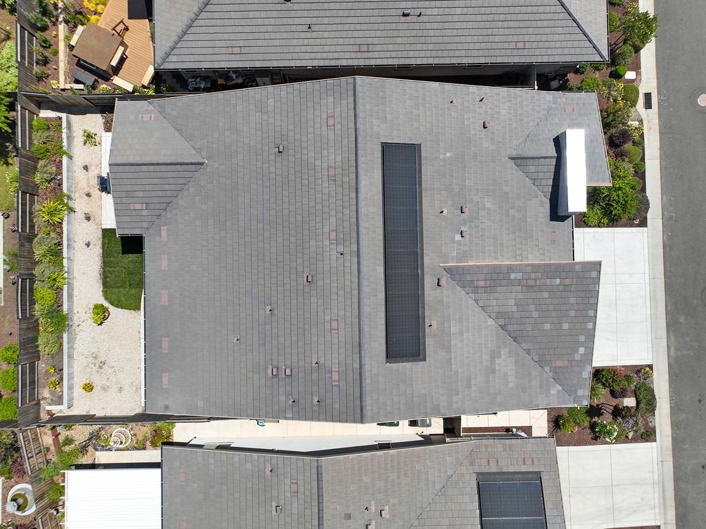 1240 Leo Lane