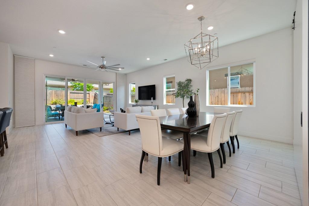 1240 Leo Lane