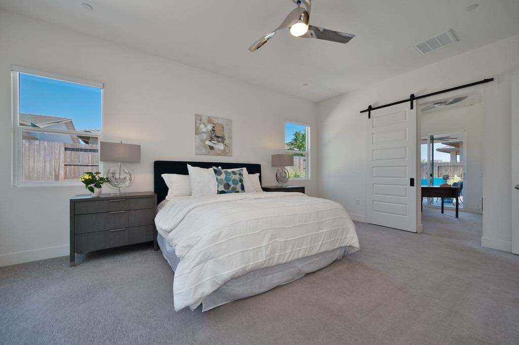 1240 Leo Lane