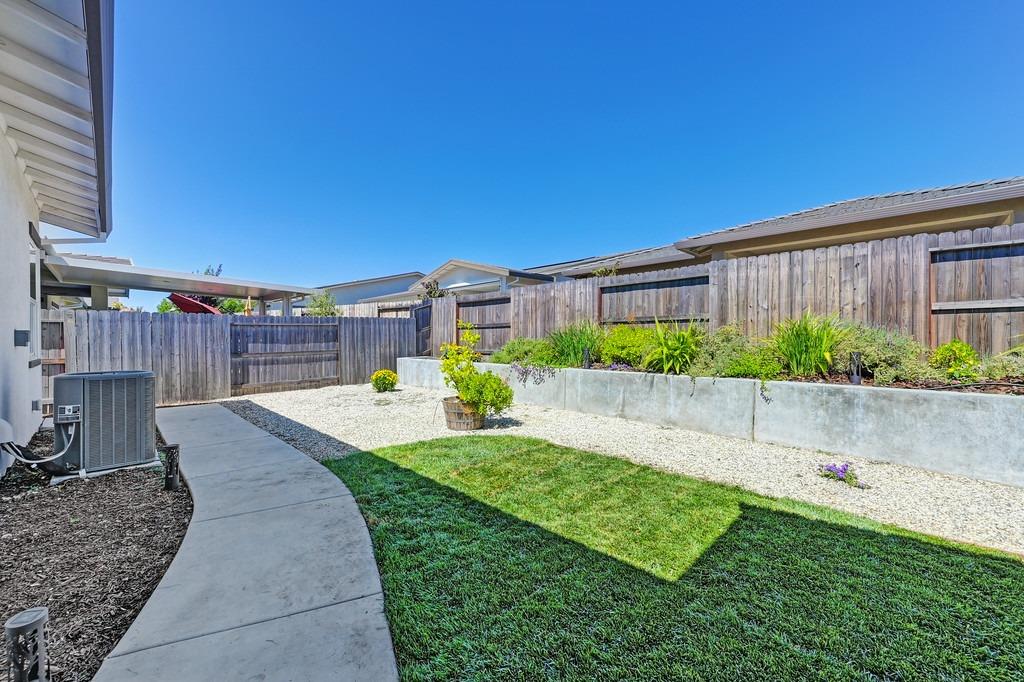 1240 Leo Lane