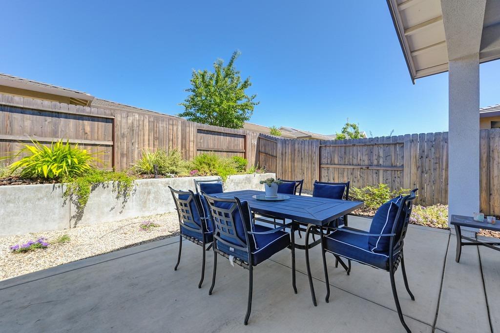 1240 Leo Lane