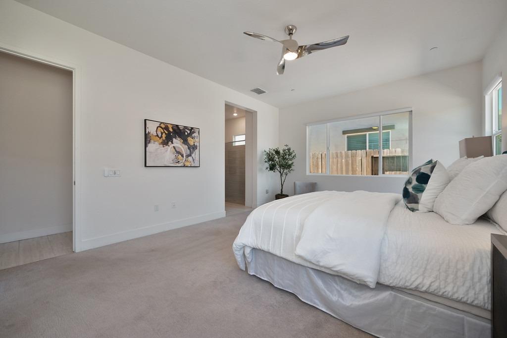 1240 Leo Lane
