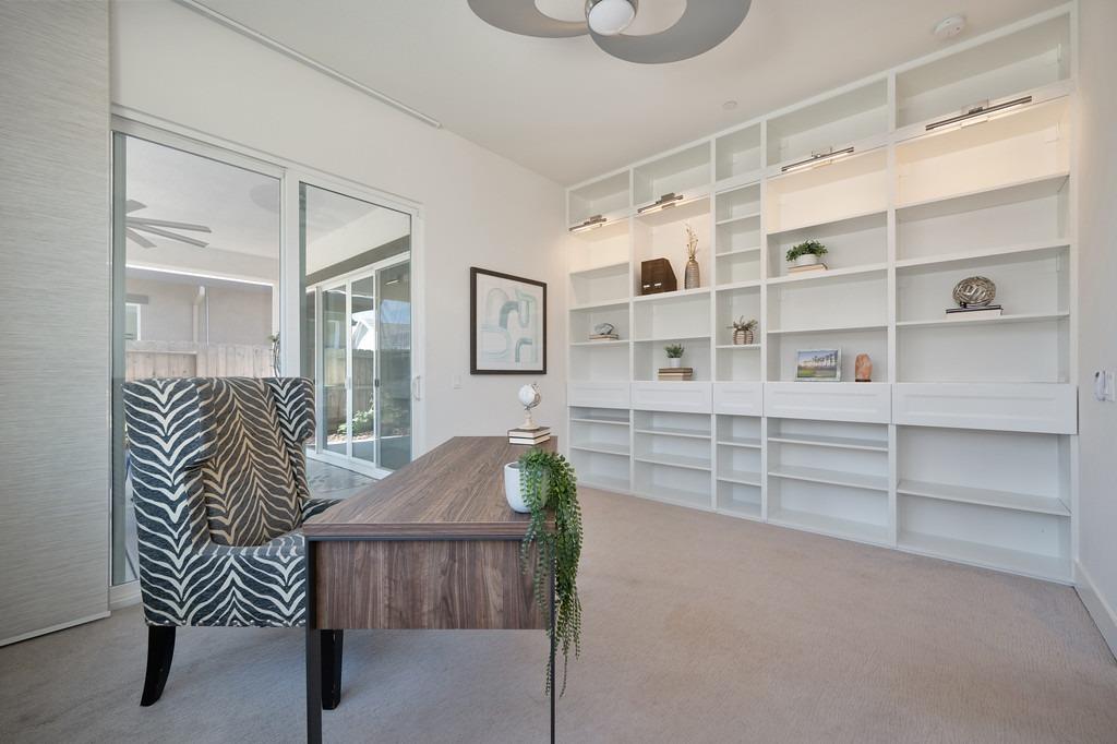 1240 Leo Lane