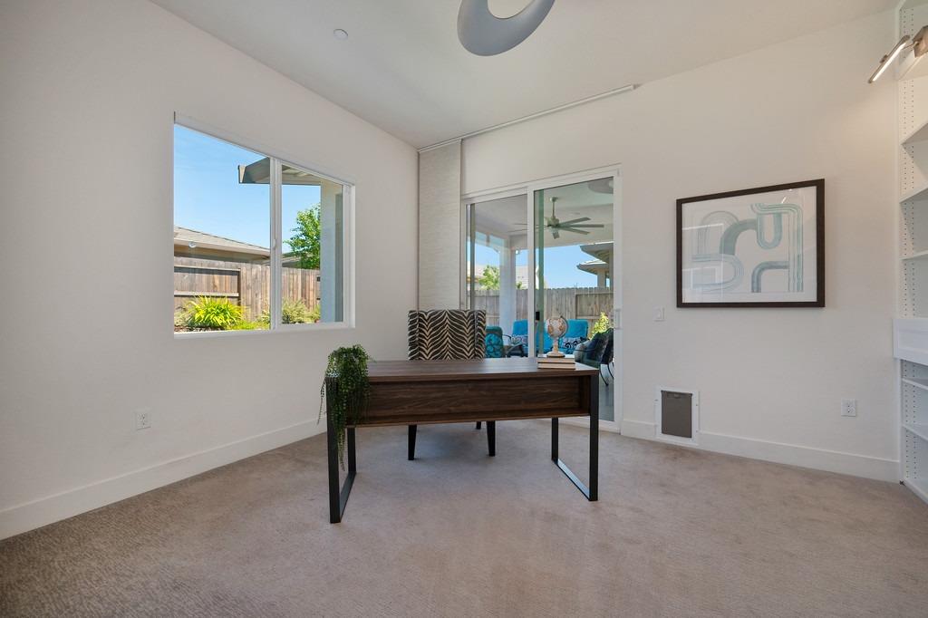 1240 Leo Lane