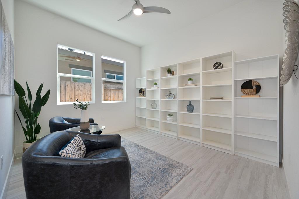 1240 Leo Lane