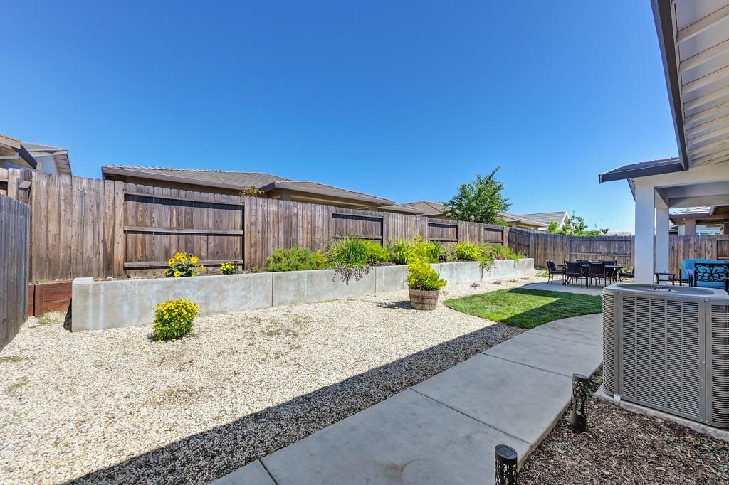 1240 Leo Lane