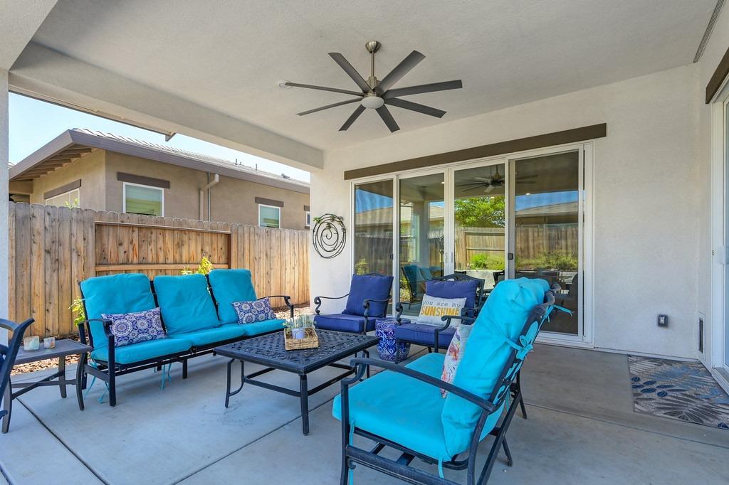 1240 Leo Lane