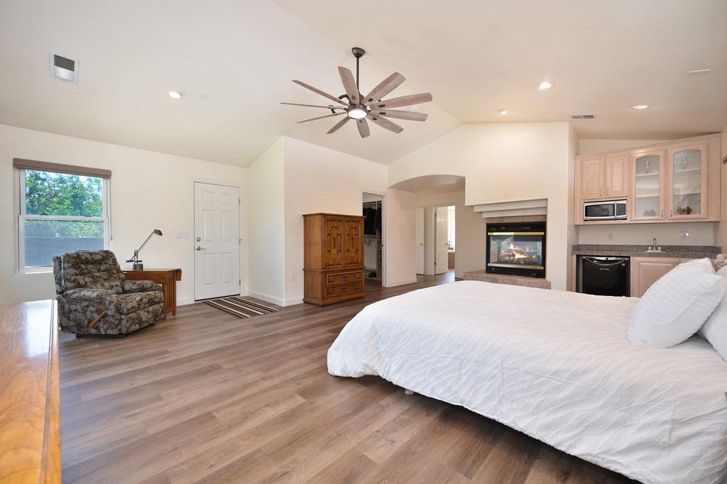 3440 Argonaut Drive